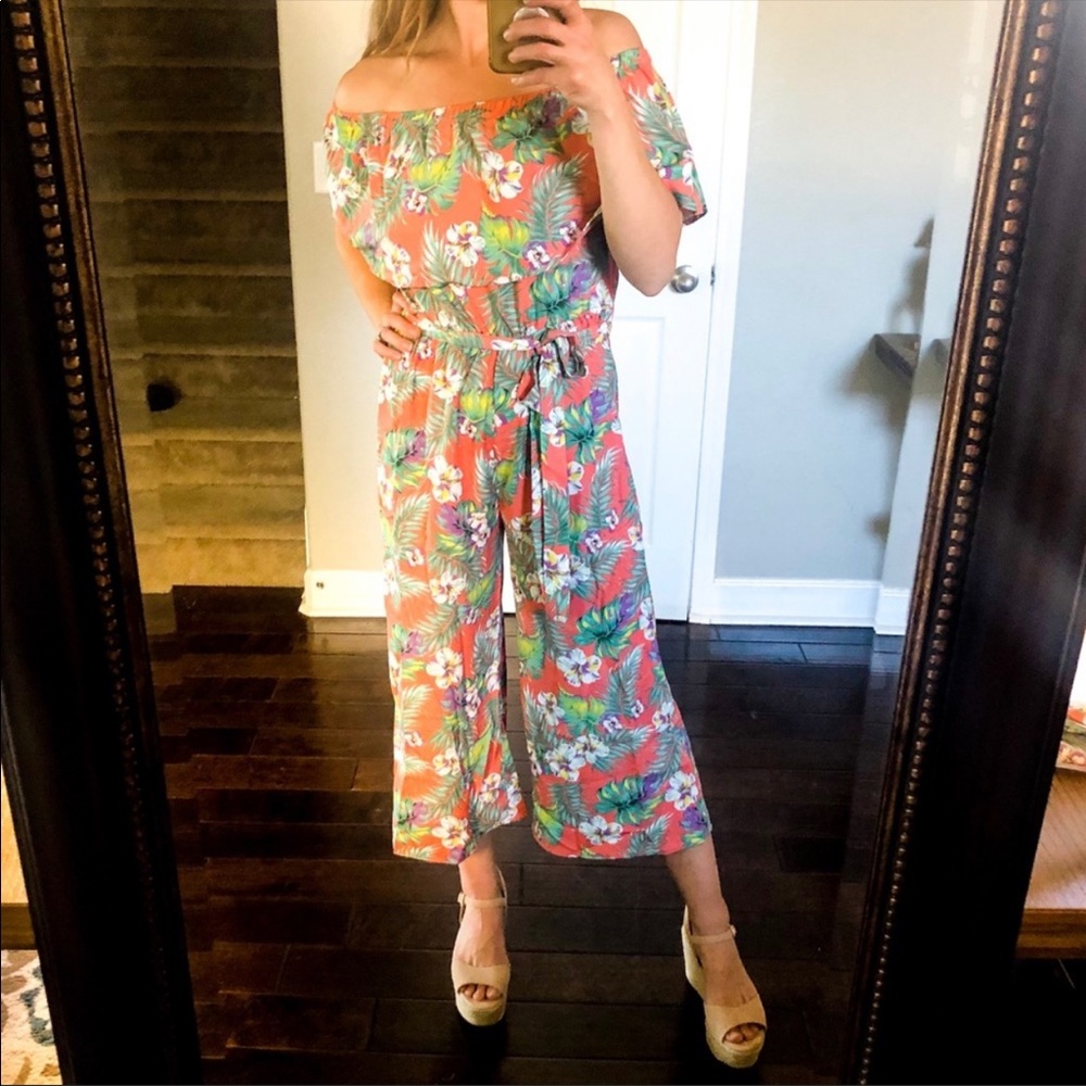 SALE! Lulus tropical floral off shoulder jumpsuit - Picture 3 of 7